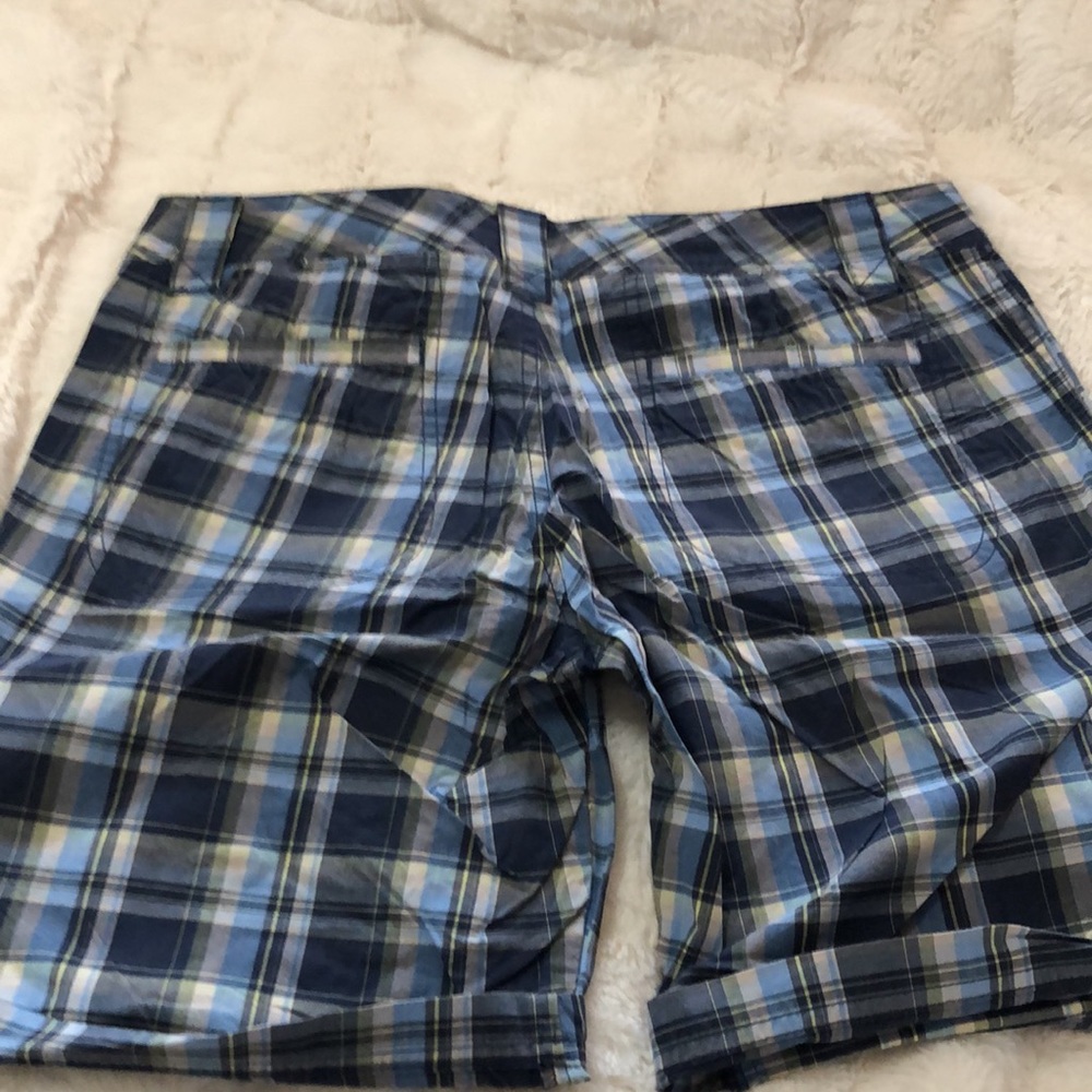 Columbia plaid shorts, EUC (worn 1-2 times) size 10. - Picture 3 of 4